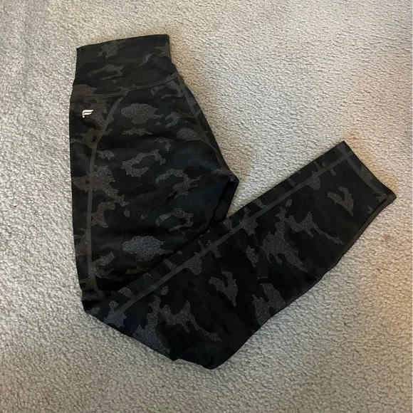 Fabletics Powerhold Camo Leggings - Picture 4 of 5